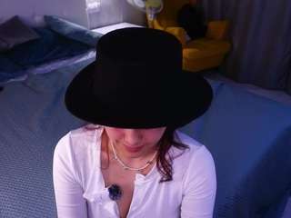 gladismoc's CamSoda show and profile