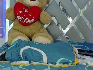 hinatta-smiler Sex Cam Show