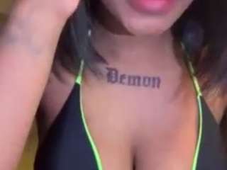 hopefrench's CamSoda show and profile