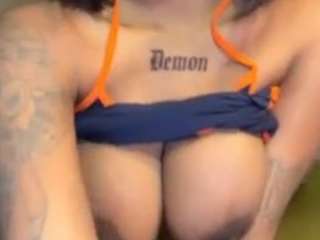 hopefrench's CamSoda show and profile