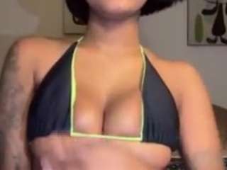 hopefrench Live Webcam on CamSoda