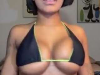 Live webcam model hopefrench on Soda Cams