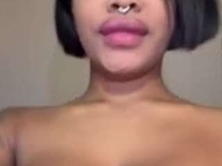 Live webcam model hopefrench on Soda Cams