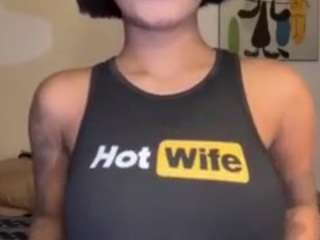 Live webcam model hopefrench on Soda Cams