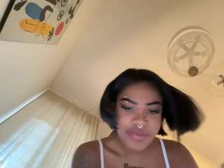 Live webcam model hopefrench on Soda Cams