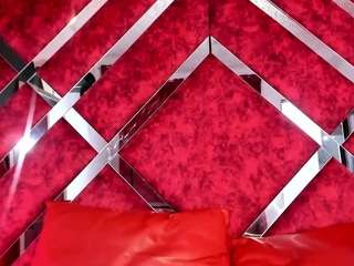 chrisstinfoxx's CamSoda show and profile