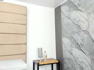 ely-brown live cam profile