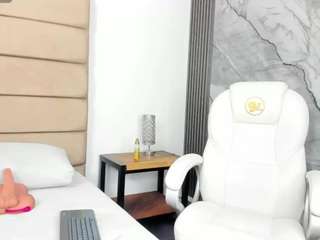 ely-brown Brown live webcam