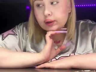 katarinanair Live Webcam on CamSoda