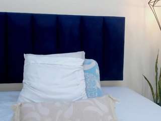 mayaevansmg live cam profile