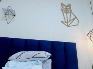 Live cam show with mayaevansmg