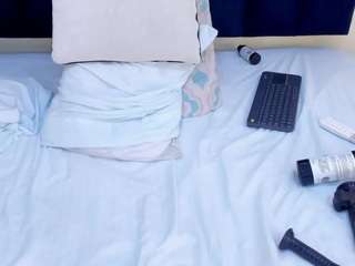 Live cam show with mayaevansmg