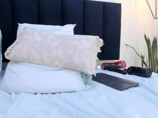 mayaevansmg live webcam show