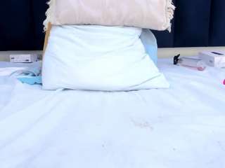 mayaevansmg's live room