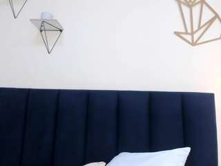 mayaevansmg live cam preview