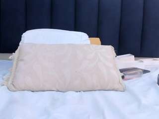 mayaevansmg live cam preview