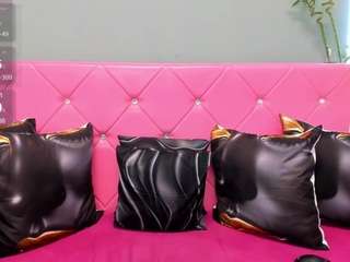 Melissaisa Camsoda live cam