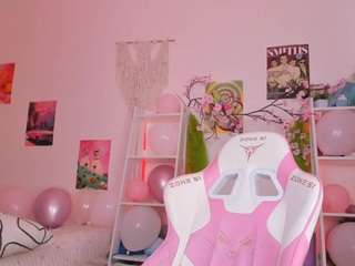 mia-wave live cam preview
