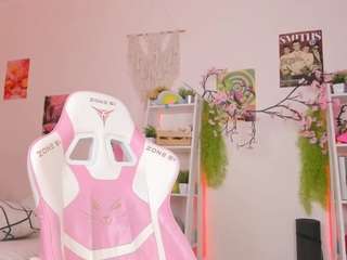 mia-wave live cam preview