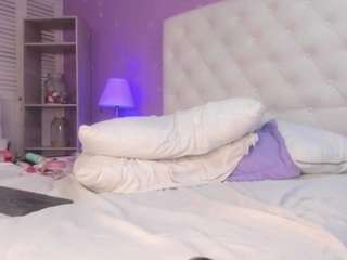 rousse-millers's CamSoda show and profile