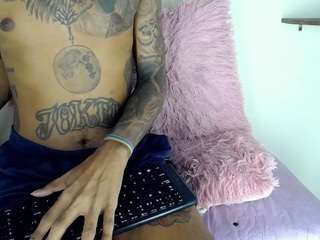 tatoonoah's CamSoda show and profile