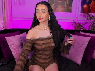 le modèle avacassidy est en webcam porno dans un show sur le site camsoda, il possède les tags suivants: black hair,brown eyes,deepthroat,dirty talk,doggy style,drinking,fingering,lovense,orgasm,sex toys,thin,tittyfuck,toys,big tits,hd