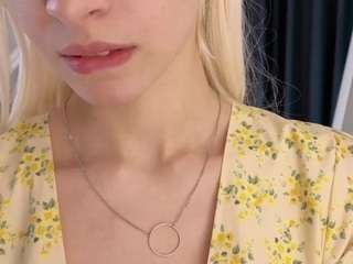 naomi-demio