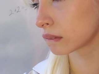 naomi-demio