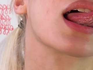 naomi-demio live webcam show