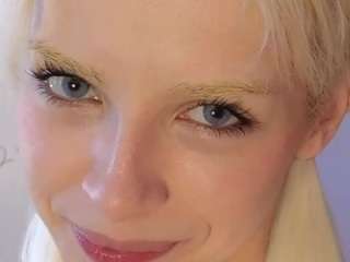naomi-demio