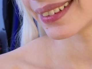 naomi-demio