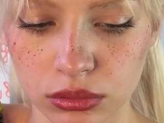 naomi-demio