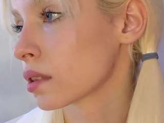 naomi-demio