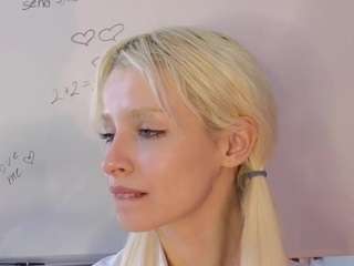 naomi-demio