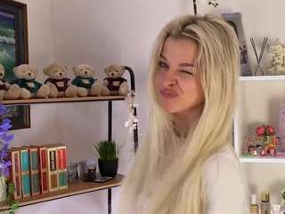 Naomi-Demio
