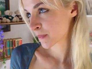 naomi-demio