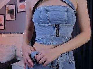 naomi-demio