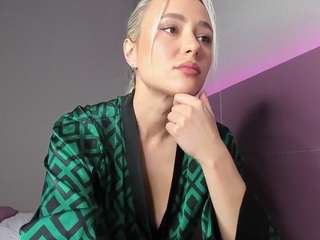 naughtyblondex webcam