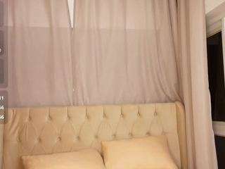 carol-daniel's CamSoda show and profile