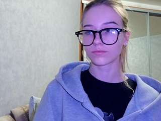 cristinamee Live Webcam on CamSoda