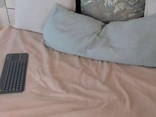 Live webcam model crystalrosee1 on Soda Cams