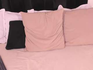 crystalrosee1 Live Webcam on CamSoda
