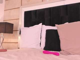 crystalrosee1 webcam