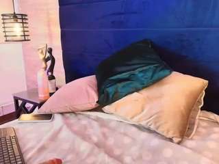 elliee-alves Live Webcam on CamSoda