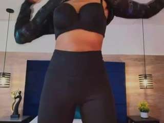 elliee-alves's CamSoda show and profile