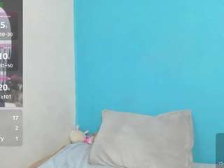 emily22swan live webcam show