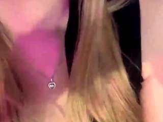 Live webcam model karatacke on Soda Cams