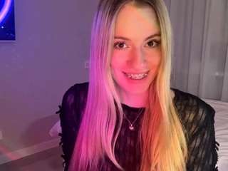 Live webcam model karatacke on Soda Cams