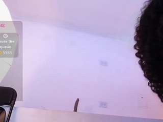 le modèle lunaacurly est en webcam porno dans un show sur le site camsoda, il possède les tags suivants: anal toys,sexy,ass,natural,nature,no smoking,oil,orgasm,pov,pussy,shaved pussy,lovense,spank,squirt,squirter,thick,toys,twerk,wet,young adult