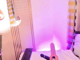 lunaacurly live cam